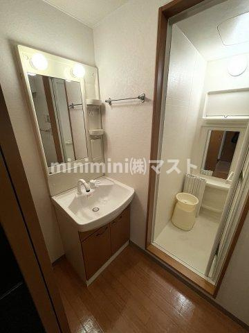 リバパレス靭公園の洗面所