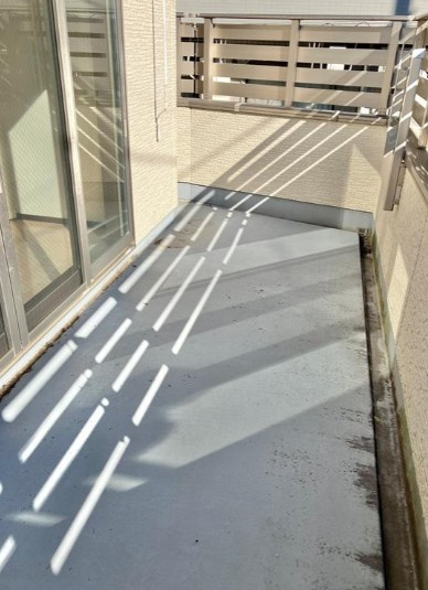 旭丘戸建のバルコニー