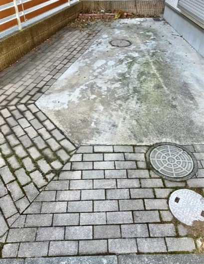 旭丘戸建の駐車場