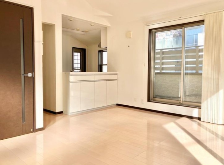 旭丘戸建の内装