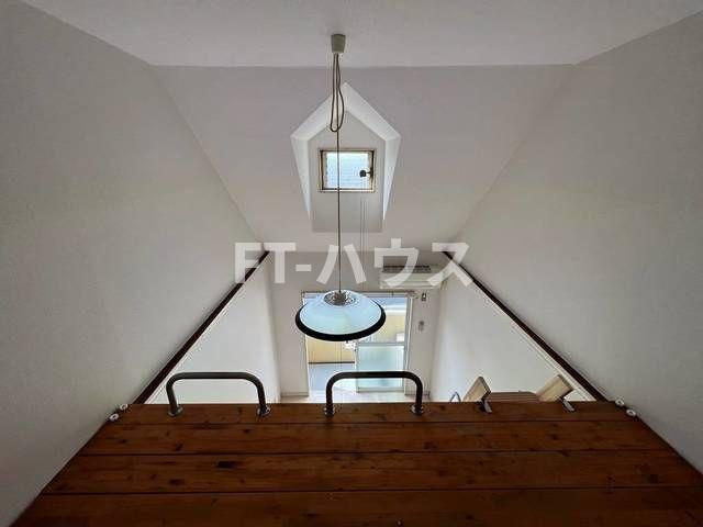 クレスト津田沼第０１の居間・リビング