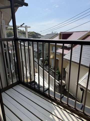 【バルコニー】 | 大磯町国府本郷戸建 | 南側に面した日当たりの良いバルコニーです。