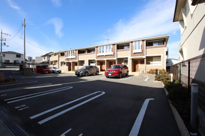 【駐車場】 | ファミリア