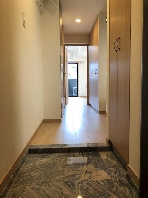 ルーブル板橋泉町弐番館の玄関