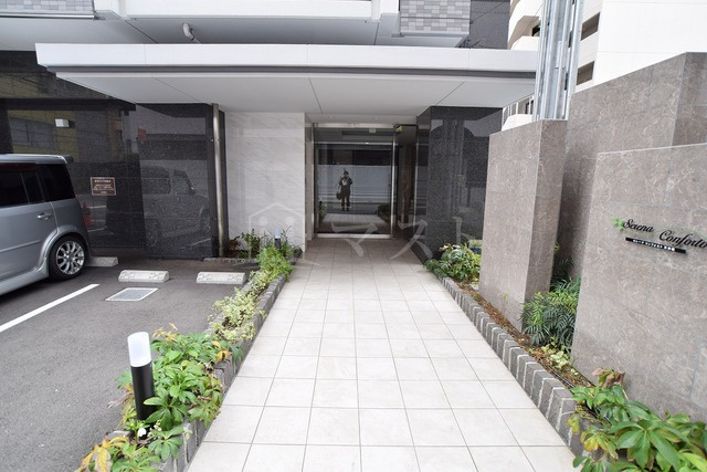 セレーナ・コンフォルト天神橋のエントランス