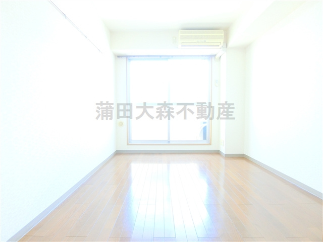 ナシェレⅡの居間・リビング