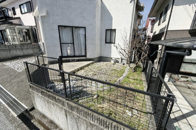 高知市潮見台3丁目　中古一戸建ての庭|ガーデニングや家庭菜園が楽しめるお庭付き
