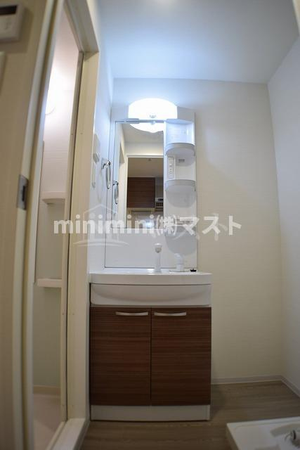 レオンヴァリエ福島野田の洗面所