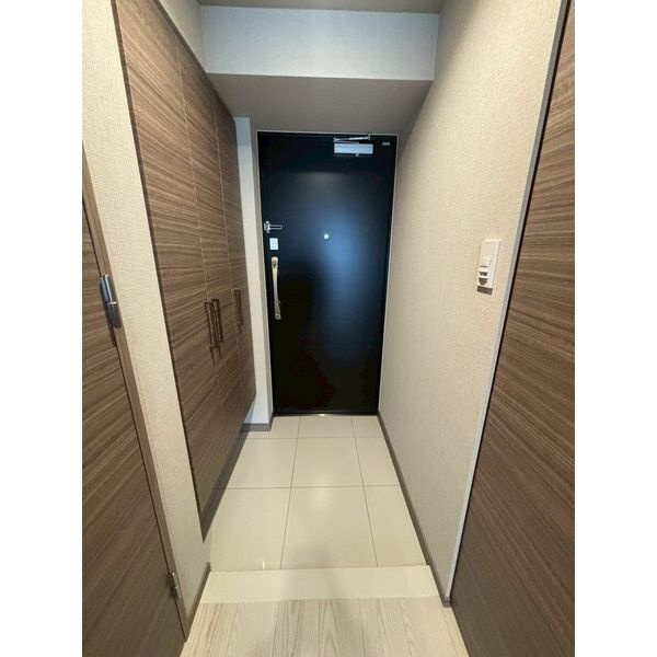 プレサンスレイズ桜山WESTの玄関|※シリーズ物件写真　参考