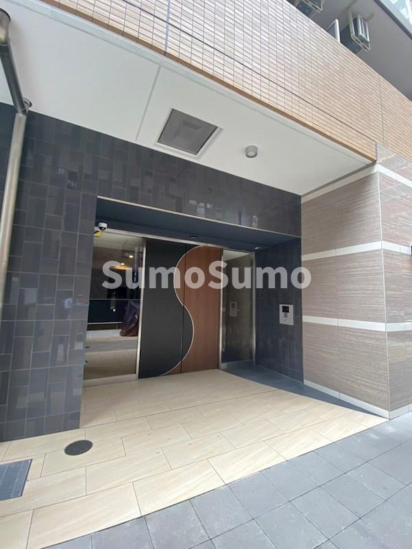 セレニテ神戸元町クレアのエントランス