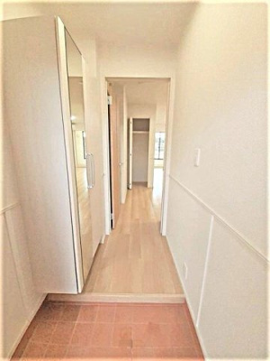 【玄関】 | メレルカンＡ | 明るい玄関です