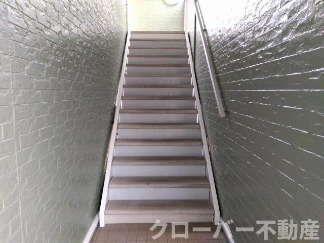 レオパレス久米東のエントランス