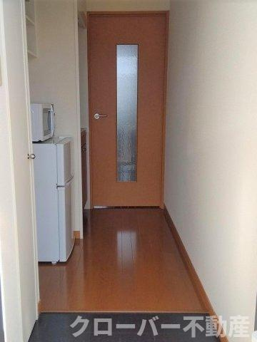 レオパレス久米東の玄関