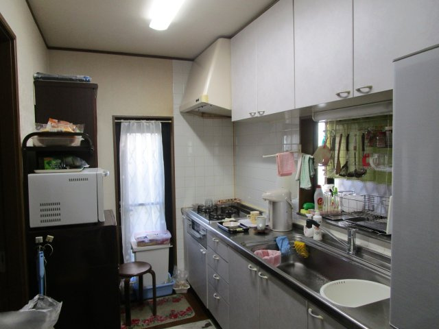 鴻巣市雷電　中古戸建のキッチン