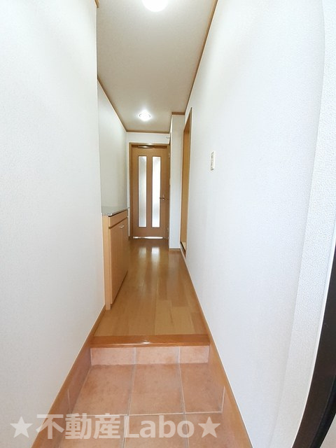 ヴィヴァーチェ 春日野 Aの玄関