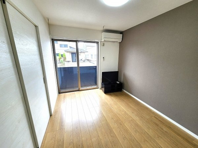 【居間・リビング】 | アザレア伊万里Ⅲ | ゆったり過ごせる居間です