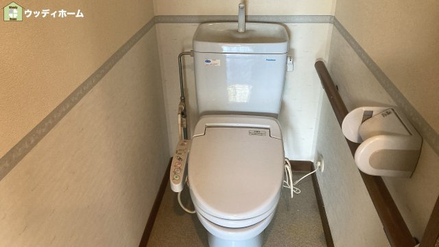 春日部市大衾　中古一戸建てのトイレ