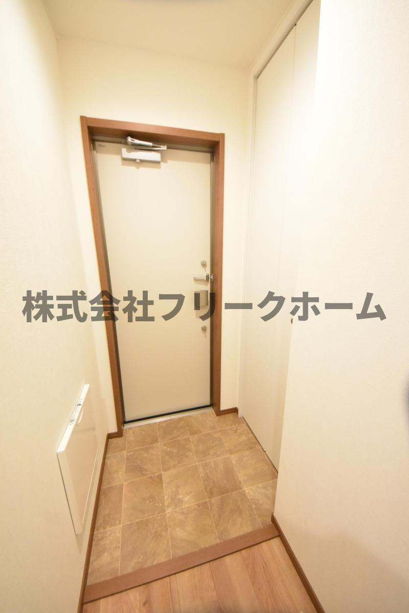 武蔵野市西久保１丁目のアパートの玄関