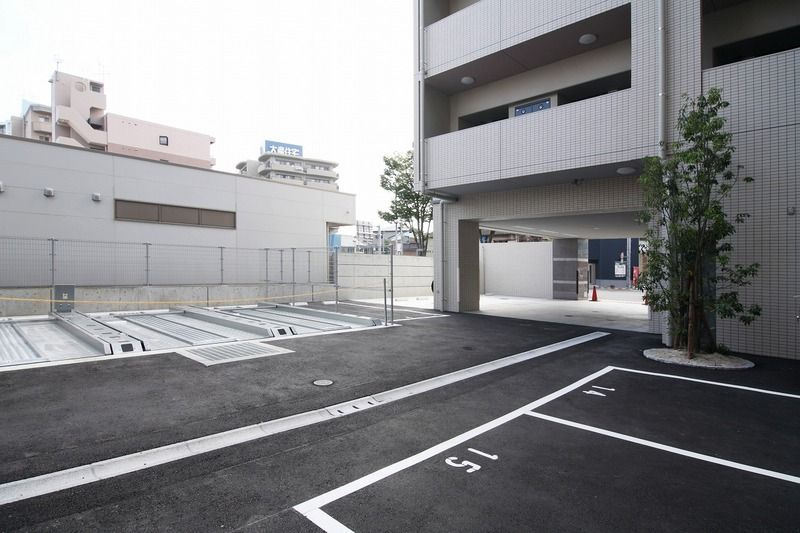 サヴォイ　ザ・ブルネットの駐車場