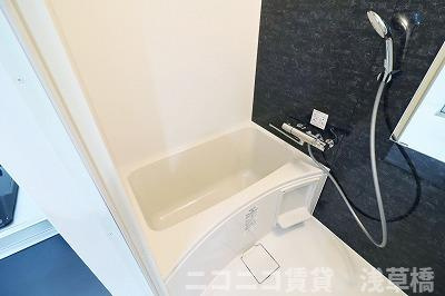 グランクオール日ノ出町の浴室|別号室イメージの為、現状を優先致します。