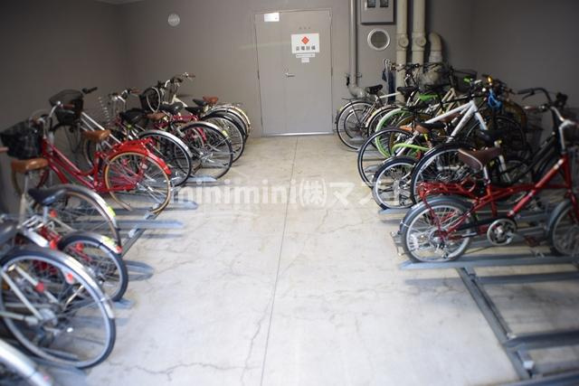 エスリード阿波座シティウエストの駐車場