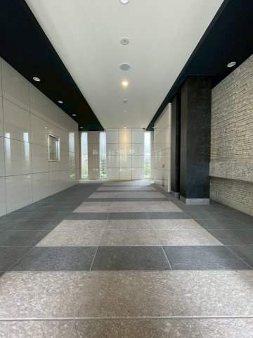 グランカリテ大阪城EASTのロビー
