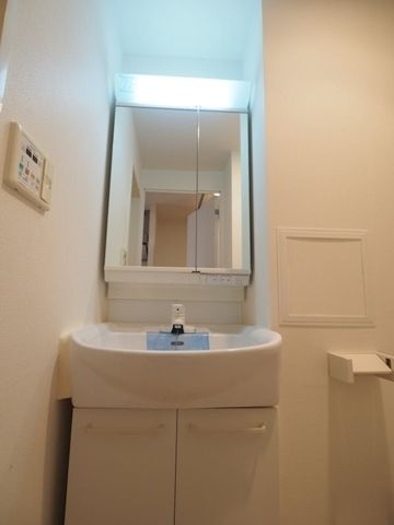 レジディア杉並方南町の独立洗面台