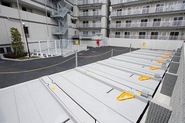 レジディア杉並方南町の駐車場
