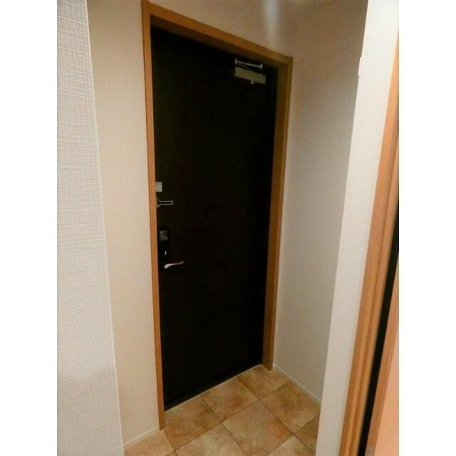 メゾン・シャルマンの玄関