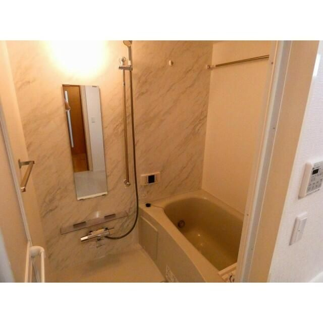 メゾン・シャルマンの浴室