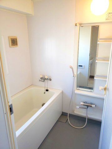 サンギョウジュウタクミタカダイキューアパートの浴室