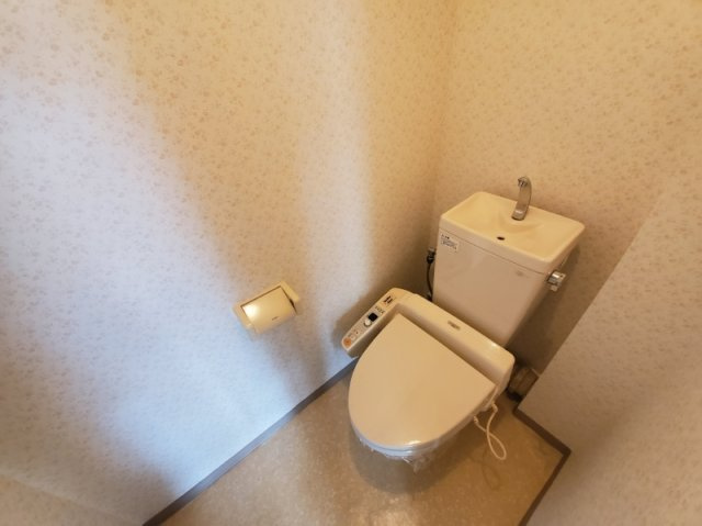 サンギョウジュウタクミタカダイキューアパートのトイレ