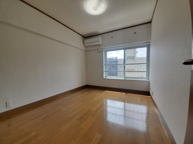 サンギョウジュウタクミタカダイキューアパートの洋室