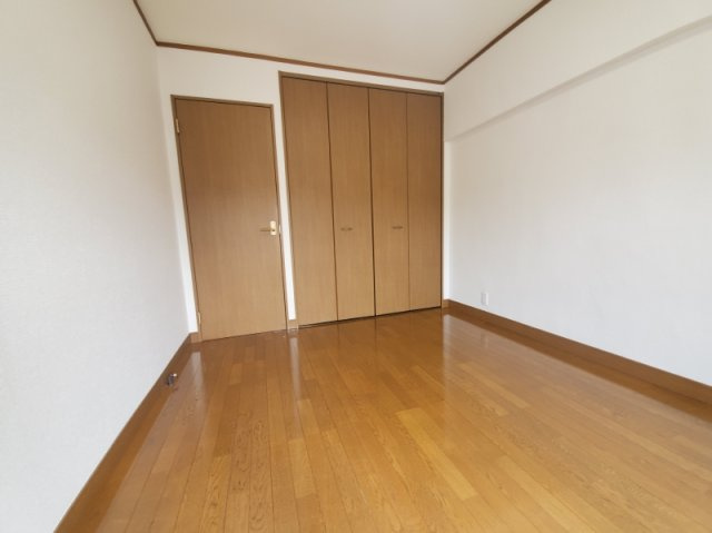サンギョウジュウタクミタカダイキューアパートの洋室