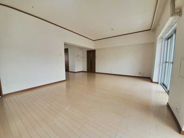 サンギョウジュウタクミタカダイキューアパートの居間・リビング