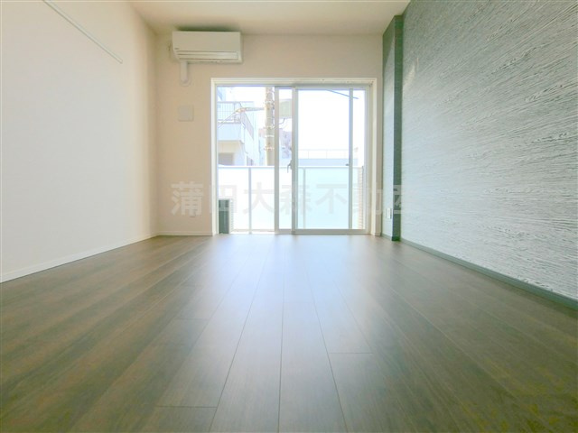 レアライズ羽田の居間・リビング