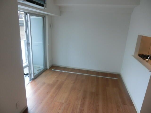 コートヒル本郷の居間・リビング