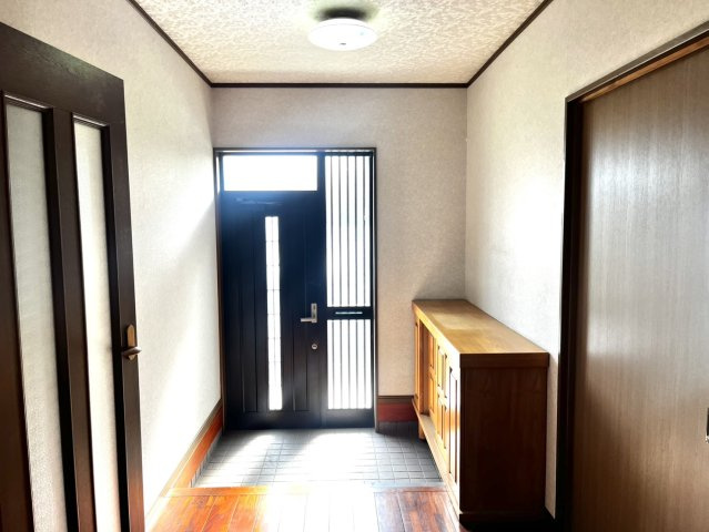 北区室園町 戸建ての玄関