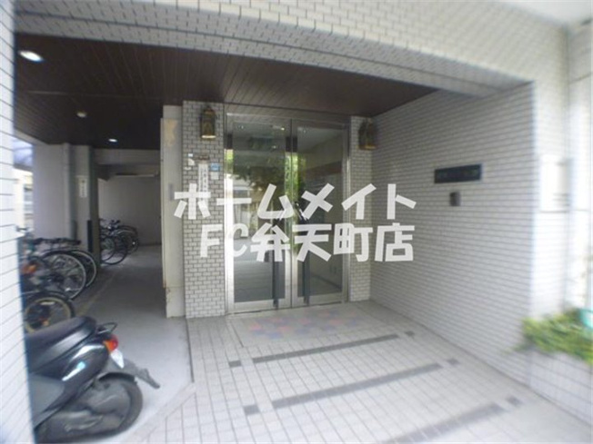 【エントランス】 | エクシード浜口「九条」 | 落ち着いたエントランスです
