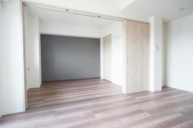 ＲＯＯＴｓ　Ｈｉｇａｓｈｉ　Ｎａｇａｓａｋｉの居間・リビング