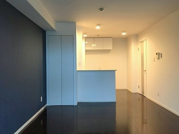 リフィール徳倉の居間・リビング