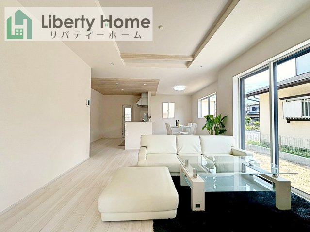 牛久市南5丁目5期　新築戸建の居間・リビング