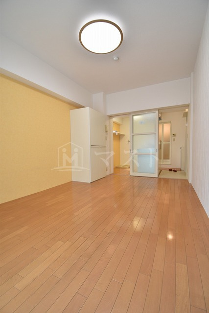 ボヌールエイワの居間・リビング