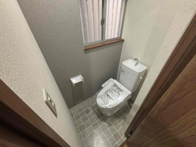 下畑町貸家のトイレ