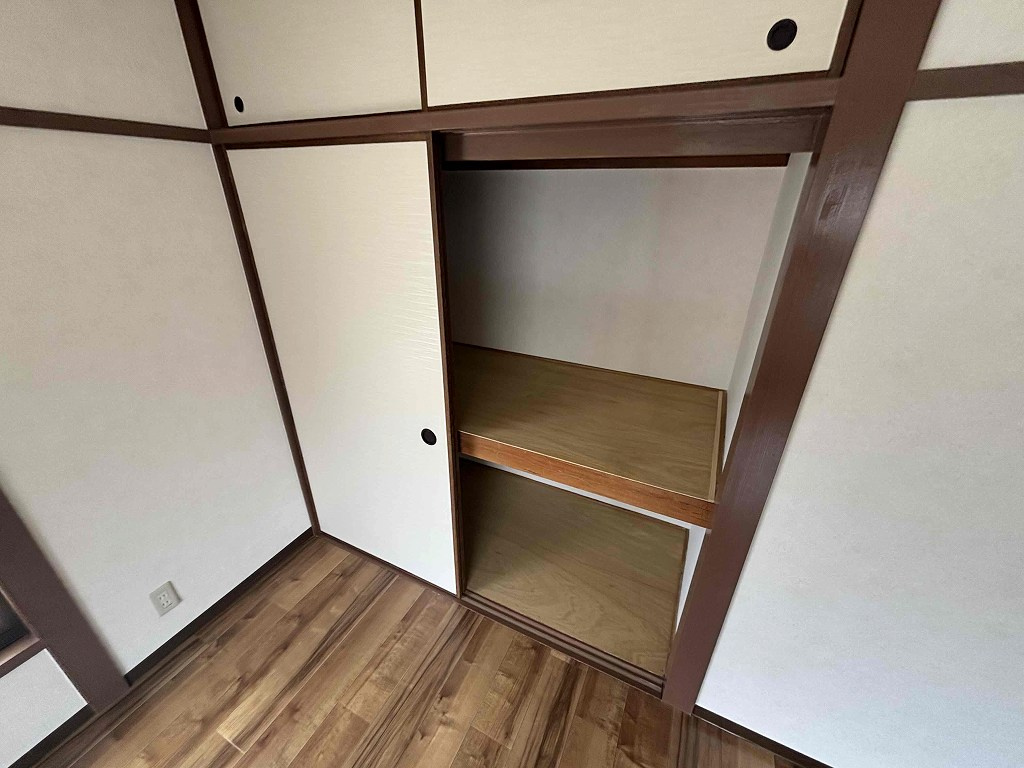 下畑町貸家の収納