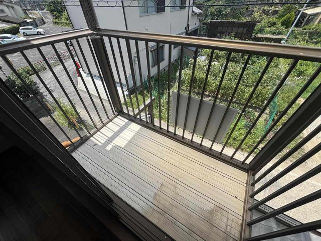 下畑町貸家のバルコニー