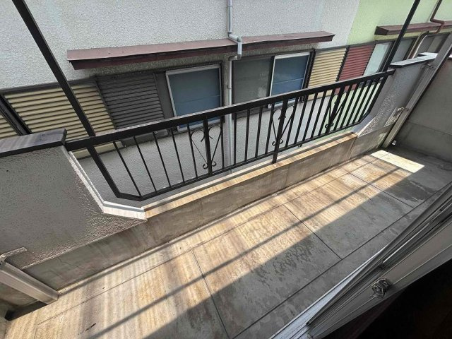 下畑町貸家のバルコニー