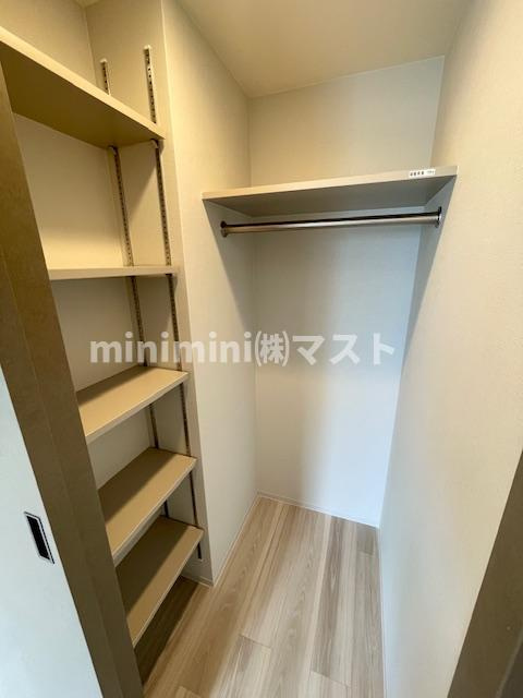 コンフォリア・リヴ北浜淡路町の収納