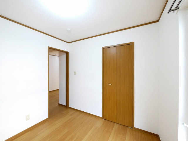 シャトーローリエＡの洋室|コンパクトで使いやすい洋室です