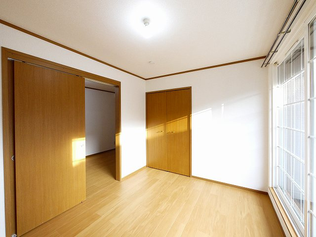 シャトーローリエＡの居間・リビング|ゆったりとした居間です